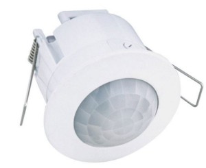 Czujnik ruchu 360 współpracuje z oświetleniem LED